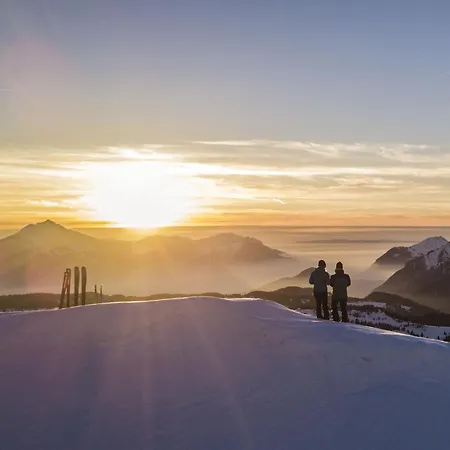 3 Sophie - B103 - Snow And Trek - * Morzine