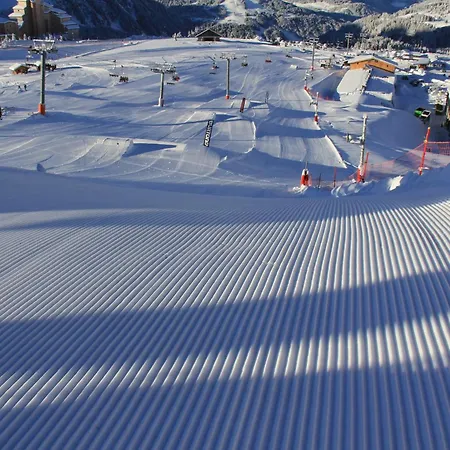 3 Sophie - B103 - Snow And Trek - Morzine